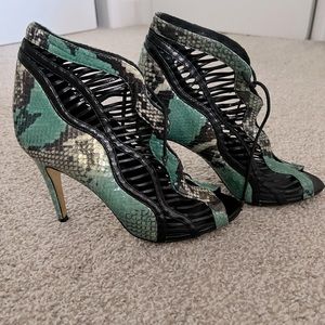 Pre-owned TED BAKER London snake high heels lace tie-up, Euro Sz 37.5;US Sz 7.5